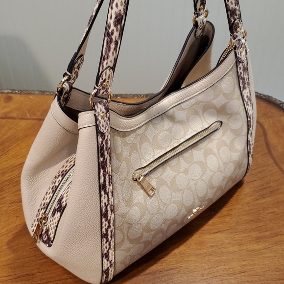 Like NEW Coach Exotic Signature Kristy Bsg - Picture 13 of 13